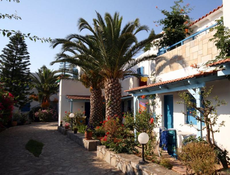 Galeana Beach Hotel Platanes  Exterior photo
